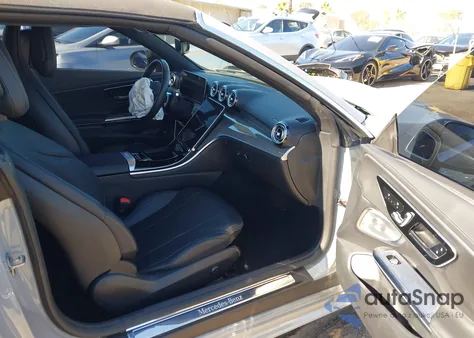 2024 Mercedes-Benz Cle 450 4Matic z USA, uszkodzony, nr VIN W1KMK6BB9RF025153